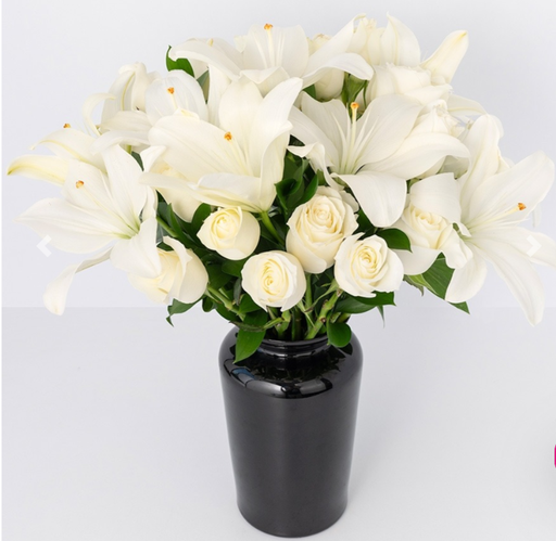 [17.00] White Rose/Lilies Bouquet
