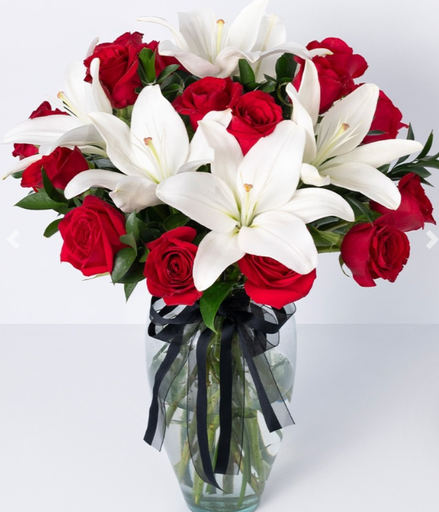 [22.00] 15 Rose/Lilies Bouquet